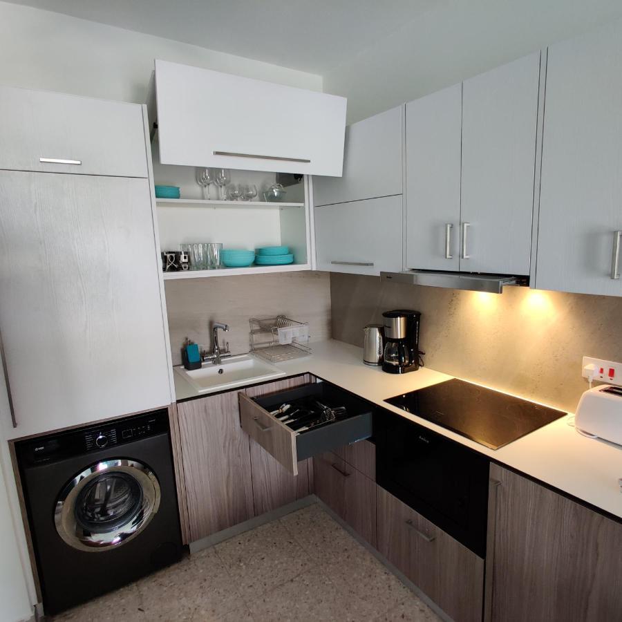 Lovely 1-Bedroom Unit @ Fabulous Location Paphos Luaran gambar