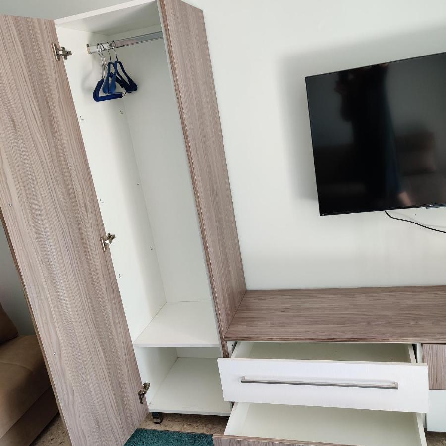 Lovely 1-Bedroom Unit @ Fabulous Location Paphos Luaran gambar