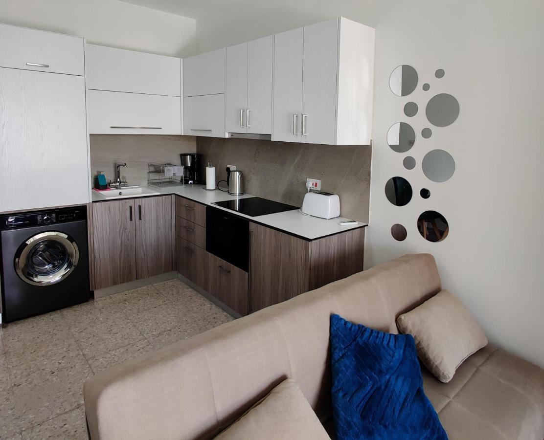 Lovely 1-Bedroom Unit @ Fabulous Location Paphos Luaran gambar